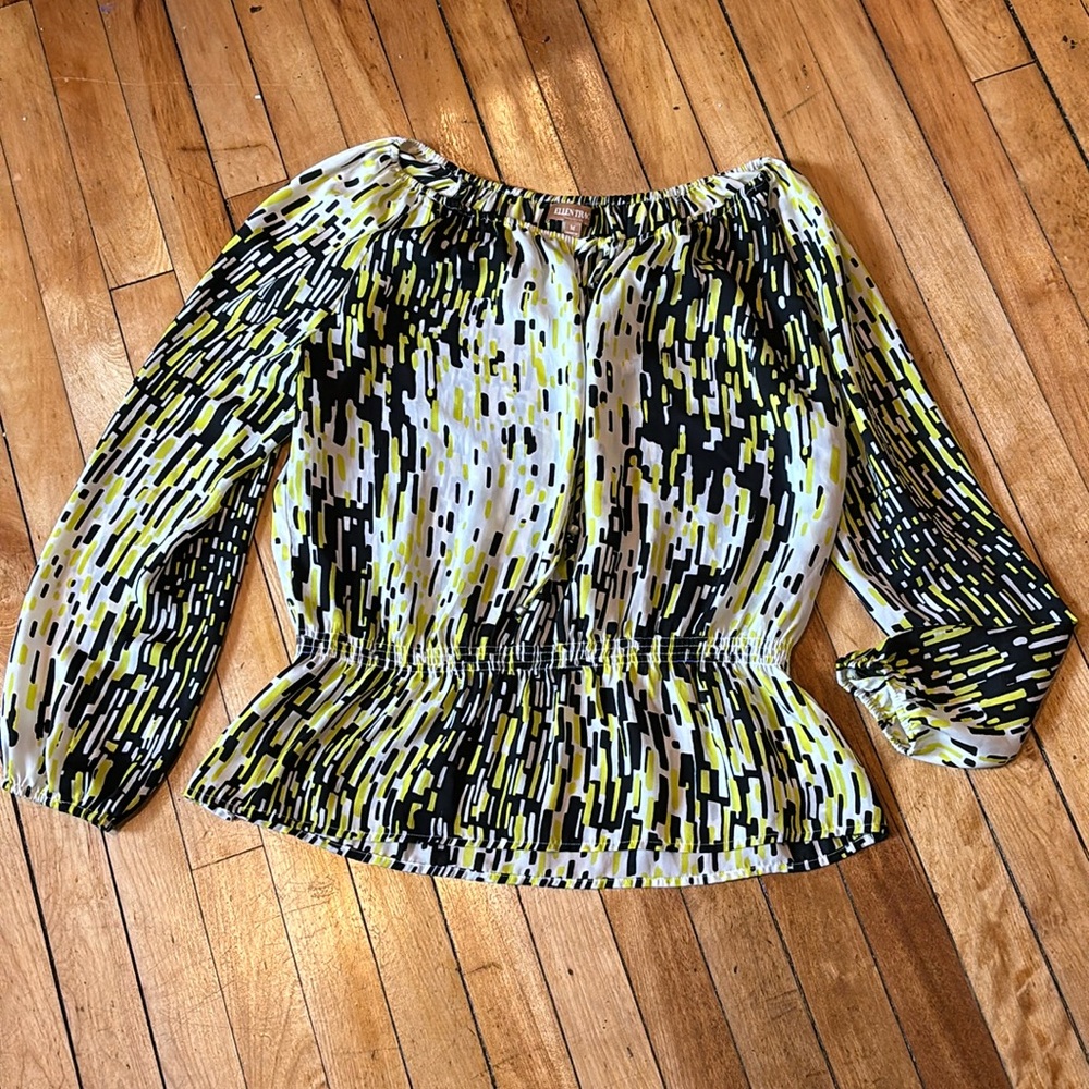 Ellen Tracy Women’s Black and yellow patterned balloon sleeve blouse size m